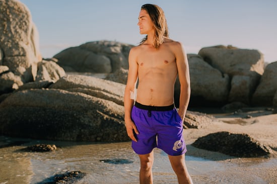 GUGGEN Mountain Herren-Badeshorts mit Streifenmuster - Lila - Image 5