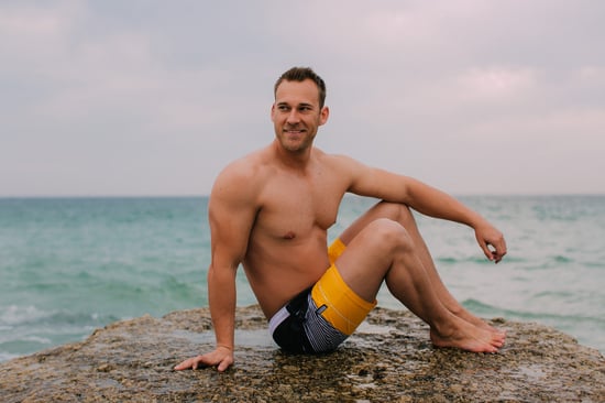 Herren Badehose mit Muster Streifen Gelb - Image 2