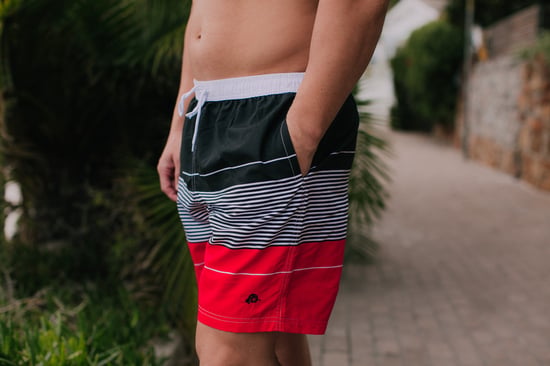 Herren Badehose mit Muster Streifen Rot - Image 4