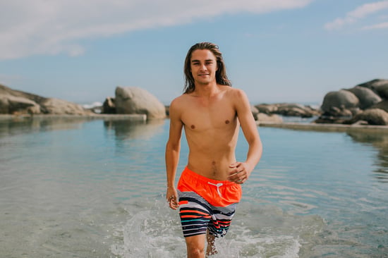 Herren Badehose mit Muster Streifen - Image 2