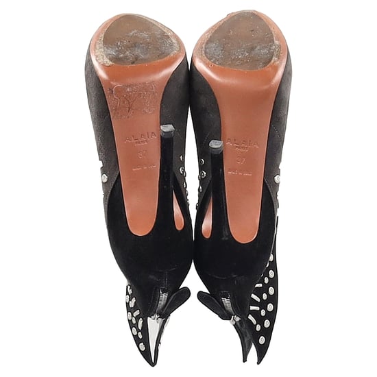 Alaïa – Geflügelte, verzierte Ankle Boots mit Absatz aus grauem und schwarzem Wildleder - Image 6