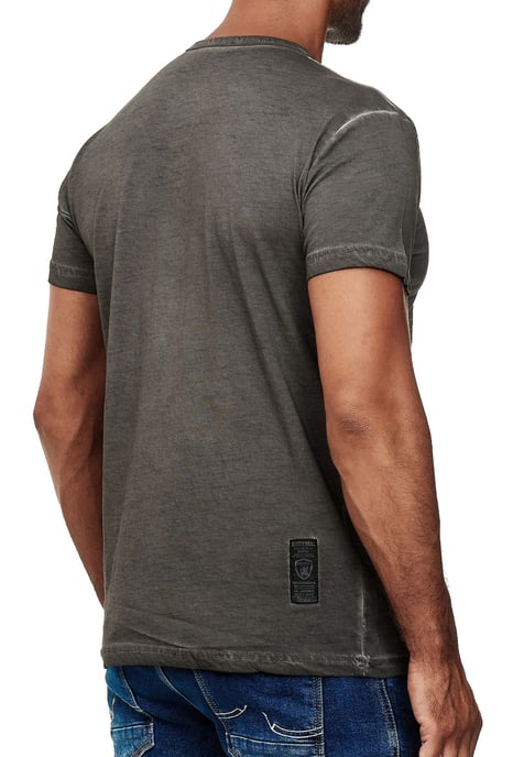 Oil-Washed T-Shirt mit Knopfleiste - Image 4