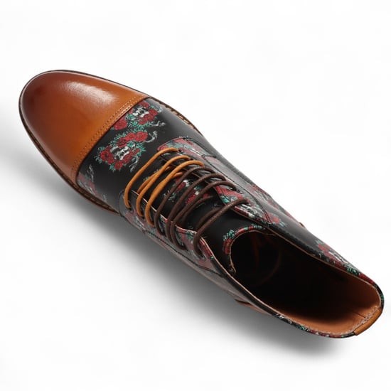 Justin Reess Herren-Oxford-Stiefeletten aus braunem Leder mit Blumen- und Totenkopf-Print – Adam Skull - Image 3