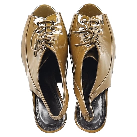 Burberry Slingback-Heels aus olivgrünem Lackleder - Image 3