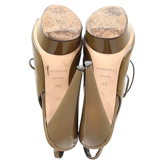 Burberry Slingback-Heels aus olivgrünem Lackleder - Image 6