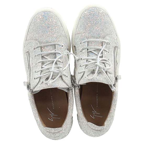Giuseppe Zanotti – May London – Sneaker in weißem Glitzer - Image 3