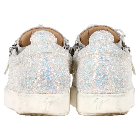 Giuseppe Zanotti – May London – Sneaker in weißem Glitzer - Image 5