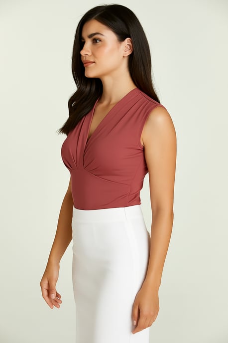 Ärmelloses, figurbetontes Top mit V-Ausschnitt in Dusty Rose – Weicher Viskose-Mischstoff - Image 3