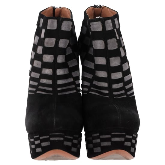 Alaïa – Lasergeschnittene Plateau-Stiefeletten aus schwarzem Wildleder - Image 2
