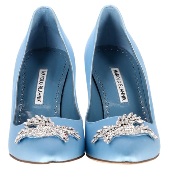 Manolo Blahnik Palos 90 mm Pumps mit Strass-Vogel aus hellblauem Satin - Image 3