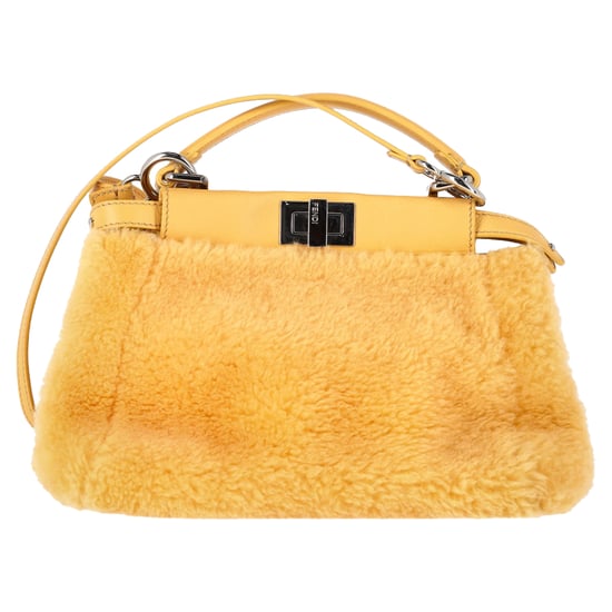 Fendi Mini Peekaboo Shearling Handtasche aus gelbem Schaffell - Image 3