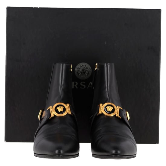 Versace Medusa Ankle Boots mit Schnalle aus schwarzem Leder - Image 6