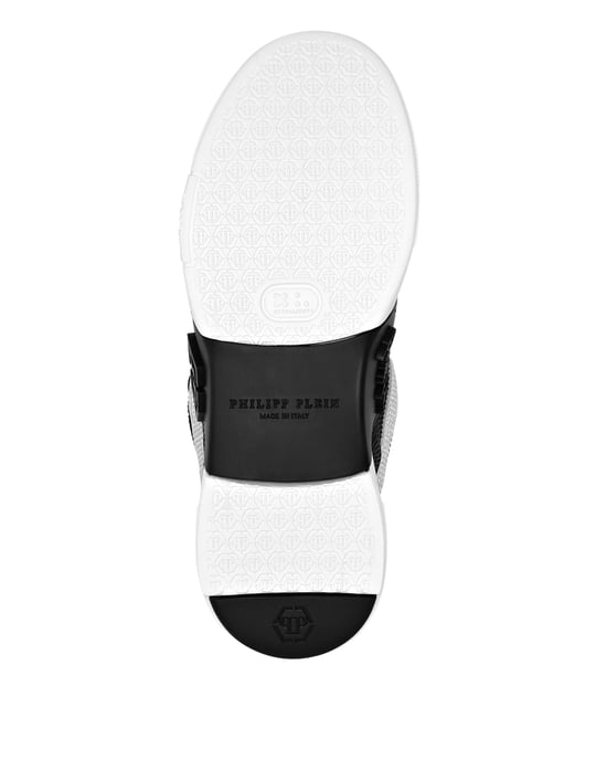 Low-Top Sneaker - Image 5