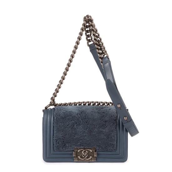 Boy Flap Crossbody Small Umhängetasche - Image 1