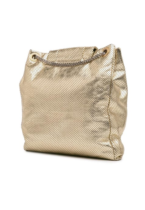 Perforierte Tasche aus zerknistertem Metallic-Leder mit Kettengliederriemen - Image 2