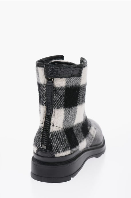 Buffalo Kampfstiefel aus karierter Wolle und strukturiertem Leder in Schwarz und Weiß - Image 2