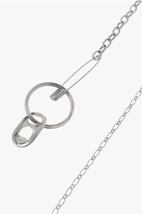 MM6 Pins mit Sicherheitsnadeln und Kettendesign in Silber - Image 2