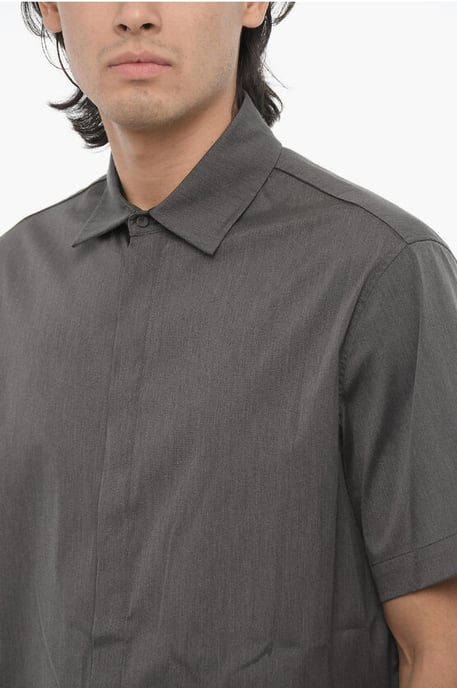 Kurzärmliges Loose Fit Hemd in Grau - Image 3