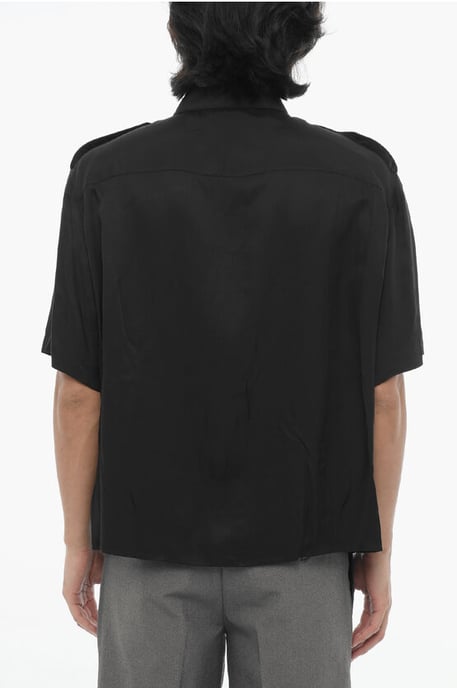 Kurzärmliges Loose Fit Hemd mit doppelter Brusttasche in Schwarz - Image 2