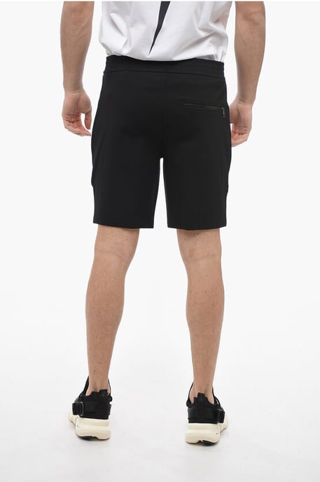 Low-Waist Loose Fit VARSITY Shorts mit elastischen Einsätzen in Schwarz - Image 2