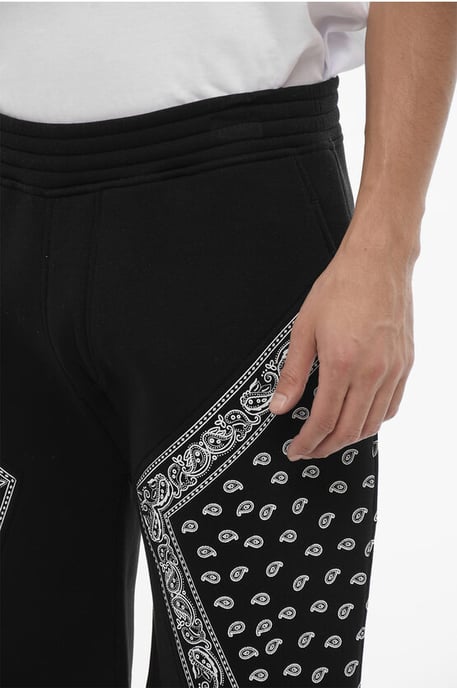 Neopren MODERNIST Bermuda Shorts mit Bandana-Motiv-Details in Schwarz - Image 3