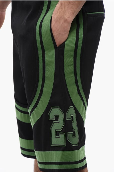 Varsity-Shorts mit Patches und Tape-Details in Schwarz - Image 3