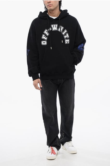 Kapuzenpullover aus gebürsteter Baumwolle mit FOOTBALL-Print in Schwarz - Image 4