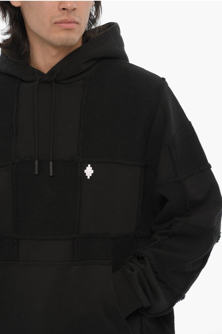 Einfarbiger Baumwoll-Hoodie in Schwarz - Image 3