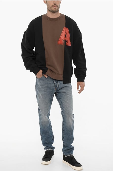 VARSITY Sweatshirt mit Rundhalsausschnitt aus Fleece-Baumwolle in Braun, Schwarz - Image 4
