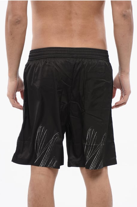Bedruckte SURFER Badeshorts in Schwarz - Image 2