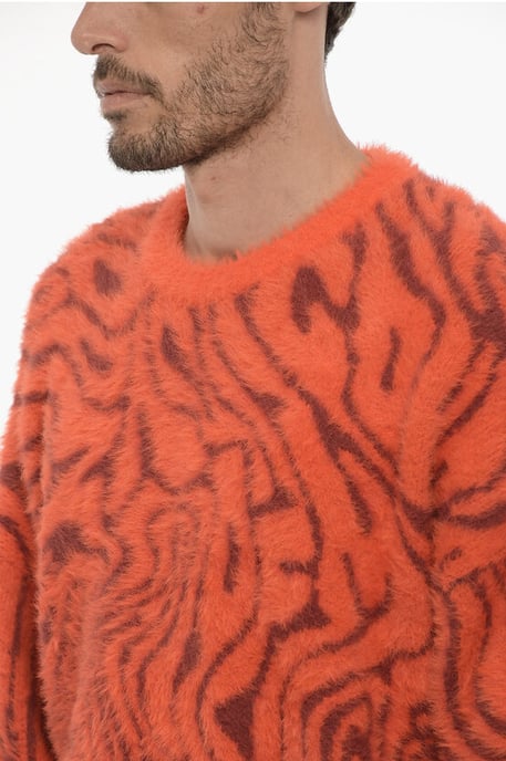 Flauschiger Pullover mit Rundhalsausschnitt in Arancio, Burgund - Image 3