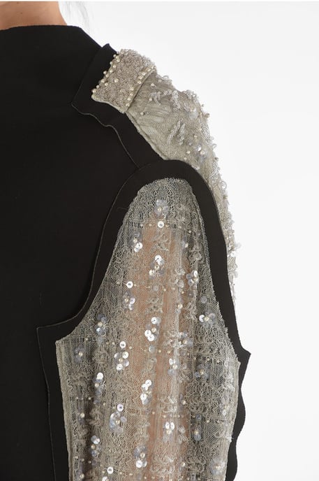 Schwarzes Midikleid mit Pailletten und Perlen an der Rückseite und an den Ärmeln - Image 3