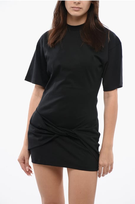 SMALL ARROW T-Shirt-Kleid mit Knoten vorne in Schwarz - Image 4