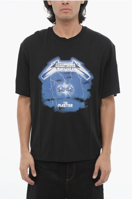 Slim Fit ROCK BAND ZODIAC GEMINI Rundhals-T-Shirt mit Drop in Schwarz - Image 1
