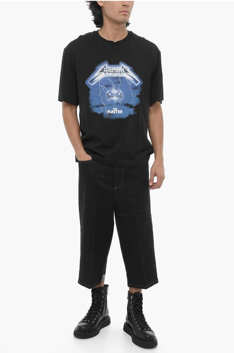 Slim Fit ROCK BAND ZODIAC GEMINI Rundhals-T-Shirt mit Drop in Schwarz - Image 4