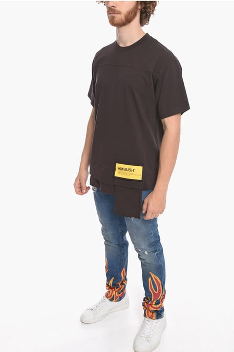 Baumwoll-T-Shirt mit Rundhalsausschnitt und Taillentasche - Image 4