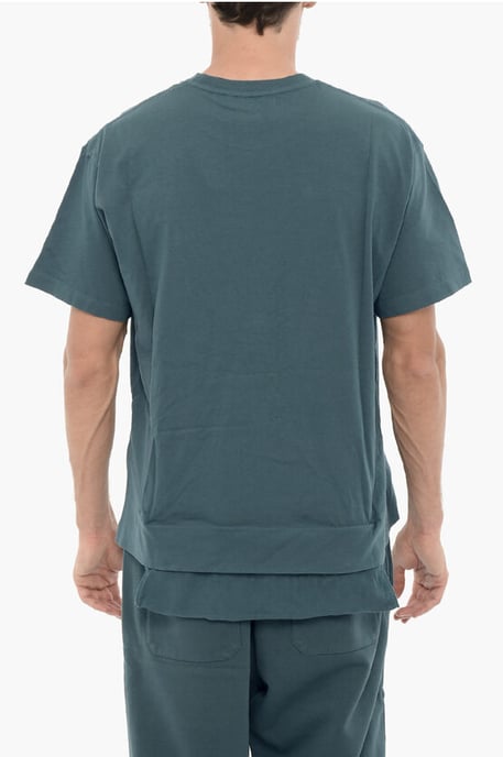 Einfarbiges Rundhals-T-Shirt mit Tasche in Blau - Image 2