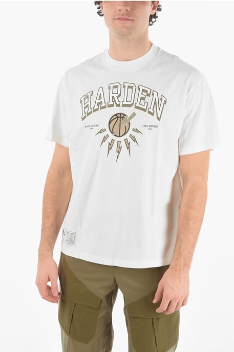 JAMES HARDEN x NEIL BARRETT T-Shirt mit Rundhalsausschnitt und Logo-Print in Beige - Image 1