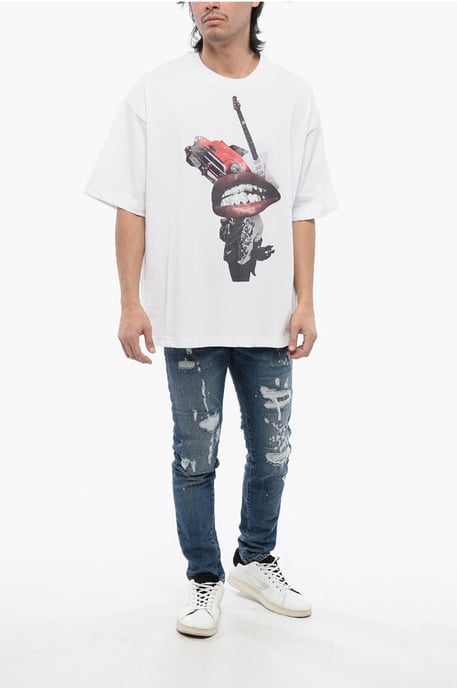 T-Shirt mit Oversize-Passform und Strass-Print in Weiß - Image 4