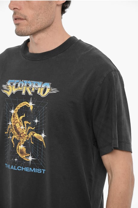 Bedrucktes T-Shirt mit Rundhalsausschnitt SCORPIO THE ALCHEMIST in Grau - Image 3