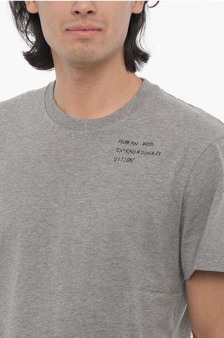 Slim Fit HUMAN WITH EXTRAORDINARY VISION T-Shirt mit Rundhalsausschnitt in Grau - Image 3