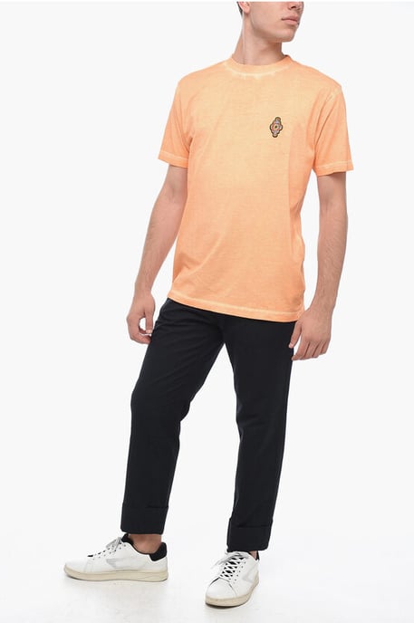 SUNSET CROSS T-Shirt mit Logo-Patch in Orange - Image 4