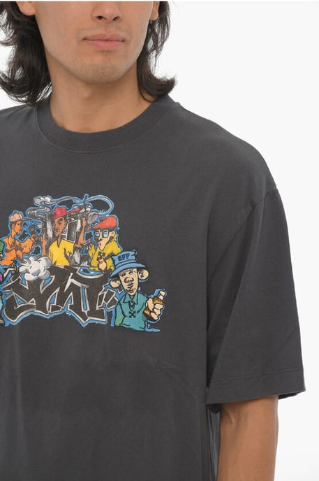 SEASONAL Rundhals-T-Shirt mit Graffiti-Print in Grau - Image 3