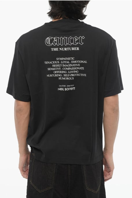 Neil Barrett Bedrucktes Slim-Fit T-Shirt mit Rundhalsausschnitt, ‚Rock Band Zodiac Cancer‘ - Schwarz - Image 2