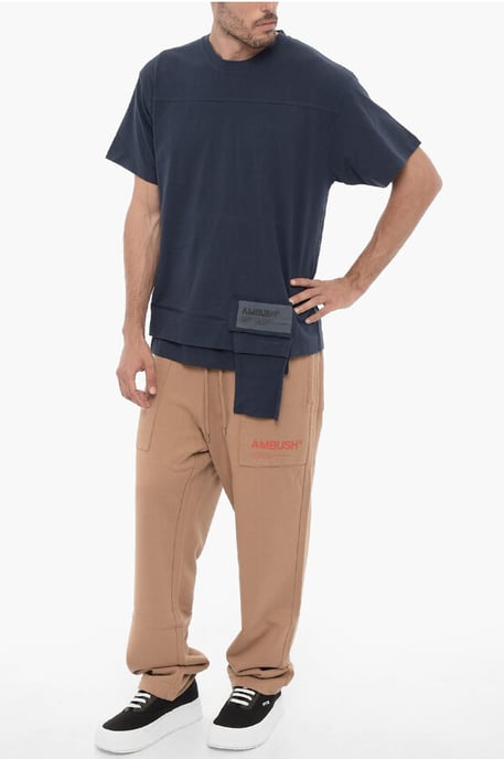 Einfarbiges T-Shirt mit Rundhalsausschnitt und Hüfttasche in Blau - Image 4