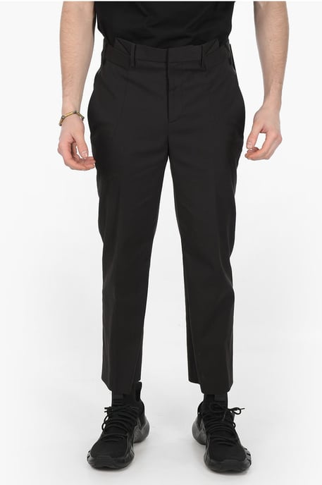 Slim Fit Hose mit 4 Taschen und Gürtelschlaufen in Schwarz - Image 1