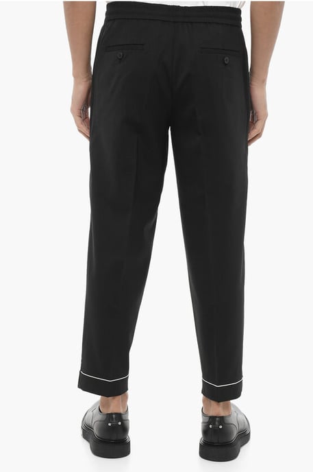 Pantaloni REM Slim Fit a Vita Bassa con Elastico in Vita in Schwarz - Image 2