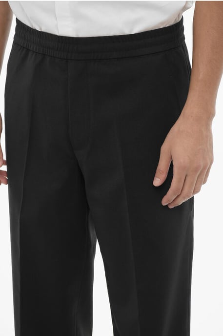 Pantaloni REM Slim Fit a Vita Bassa con Elastico in Vita in Schwarz - Image 3