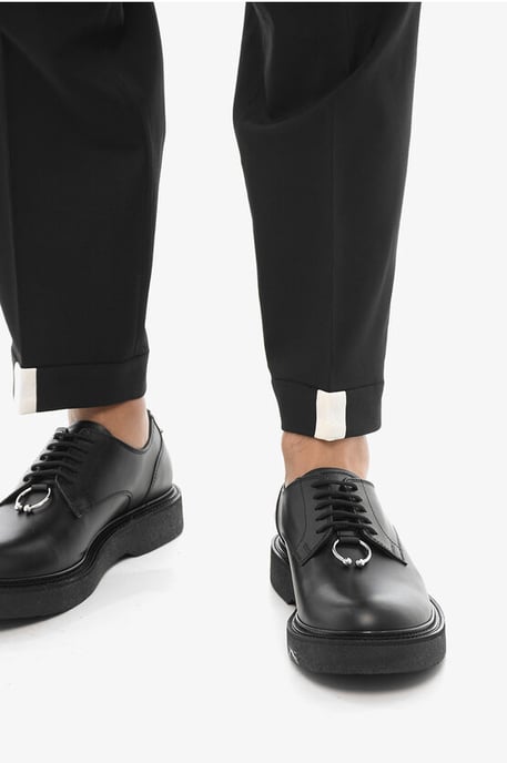 Low-Rise Slim Fit Hose in Schwarz - Image 4