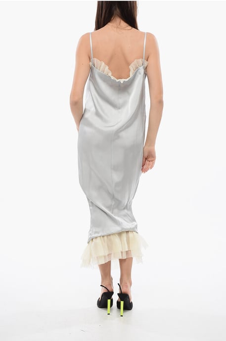 Satin UPSIDE DOWN Kleid mit Chiffonvolants in Grau - Image 2